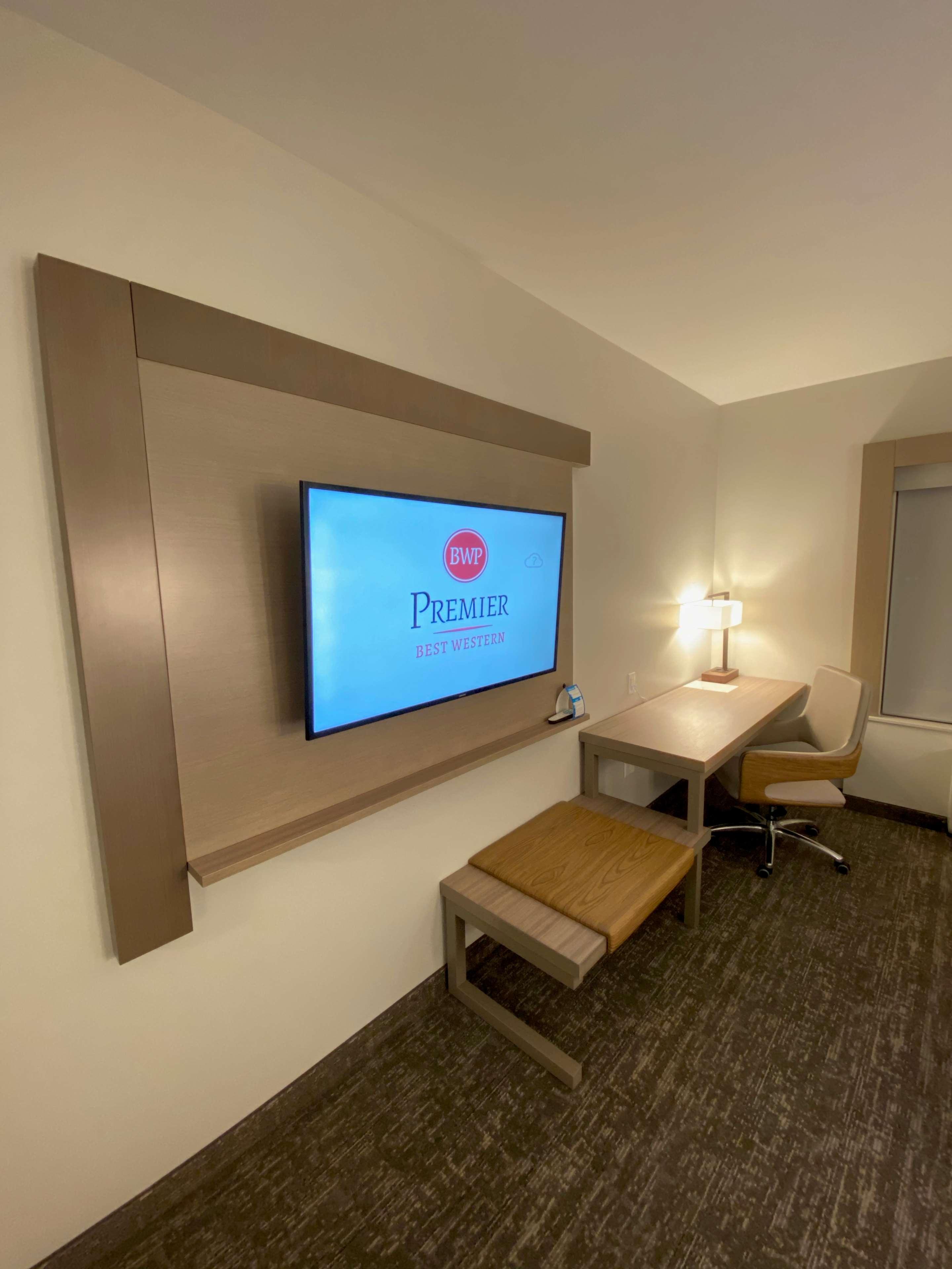 Best Western Premier Prince Albert Exterior photo