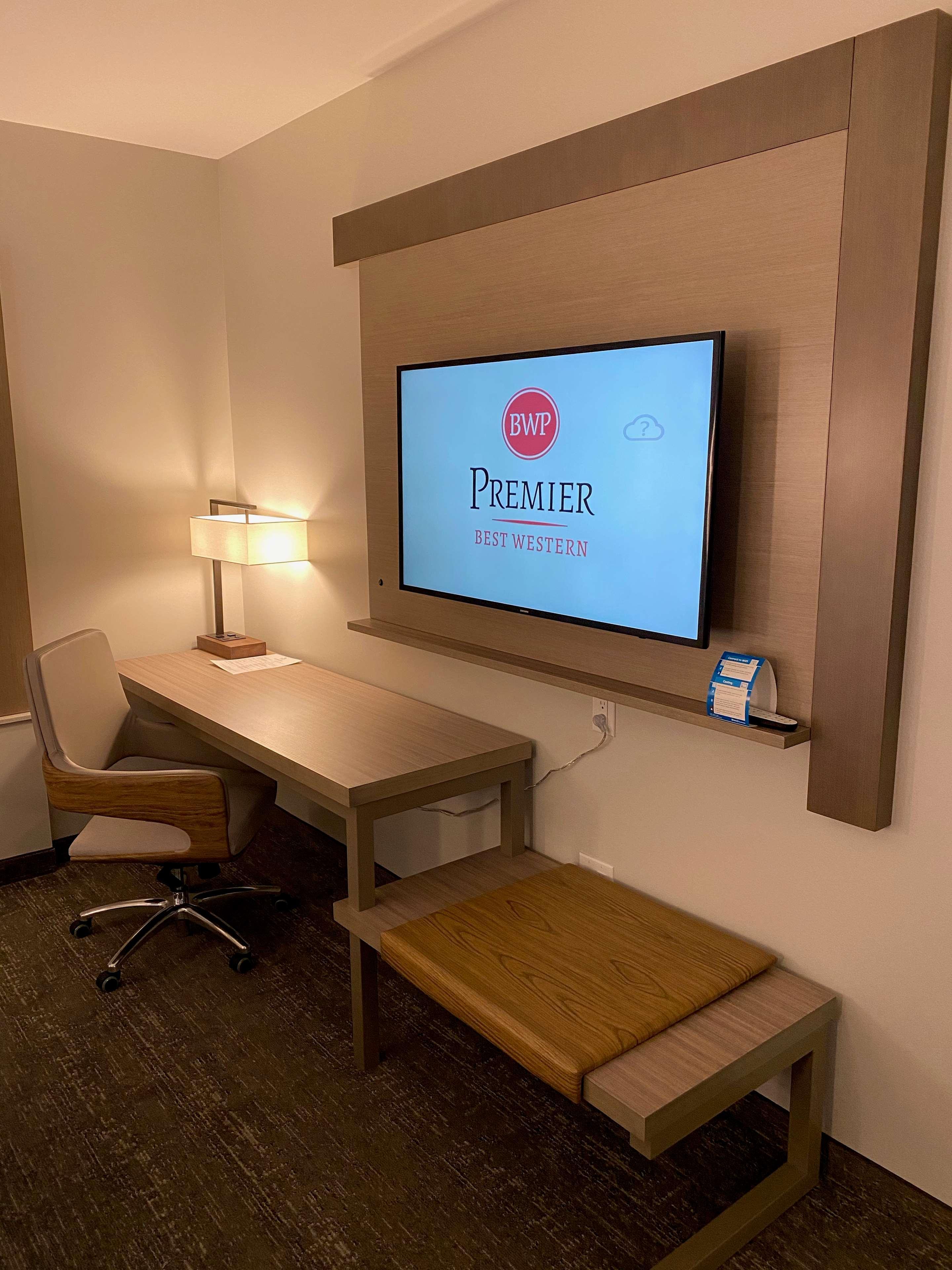 Best Western Premier Prince Albert Exterior photo