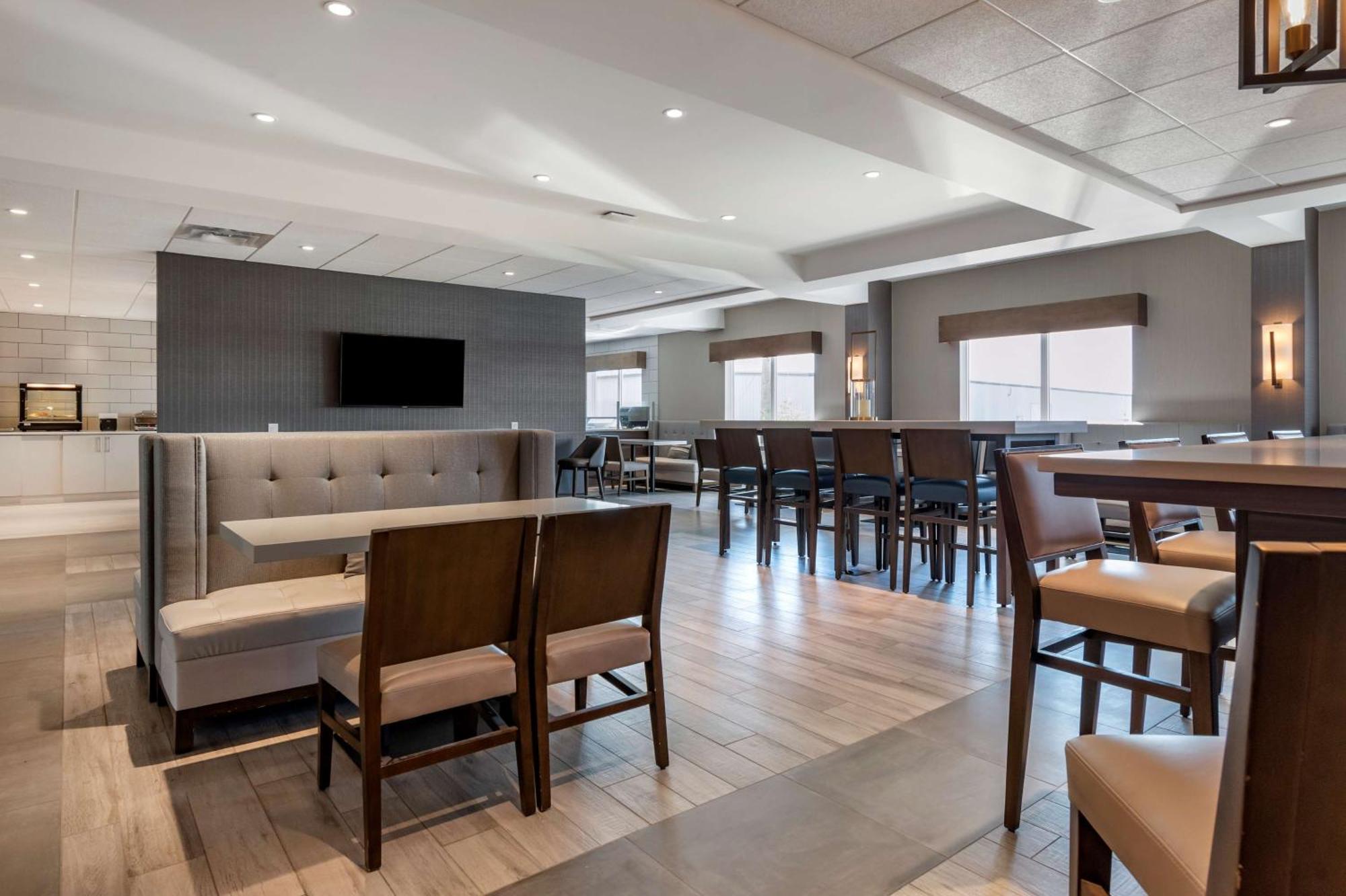 Best Western Premier Prince Albert Exterior photo